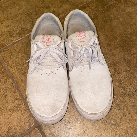 Nike Skate Shoes - Picture 2 of 3